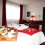 Zenia & Hotel 3*