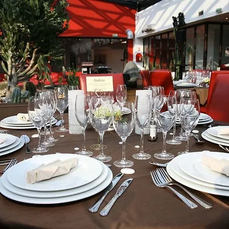 فندق Zenia & Proville