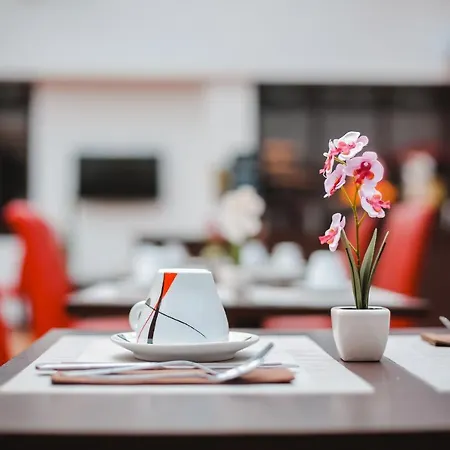 Zenia & فندق Proville